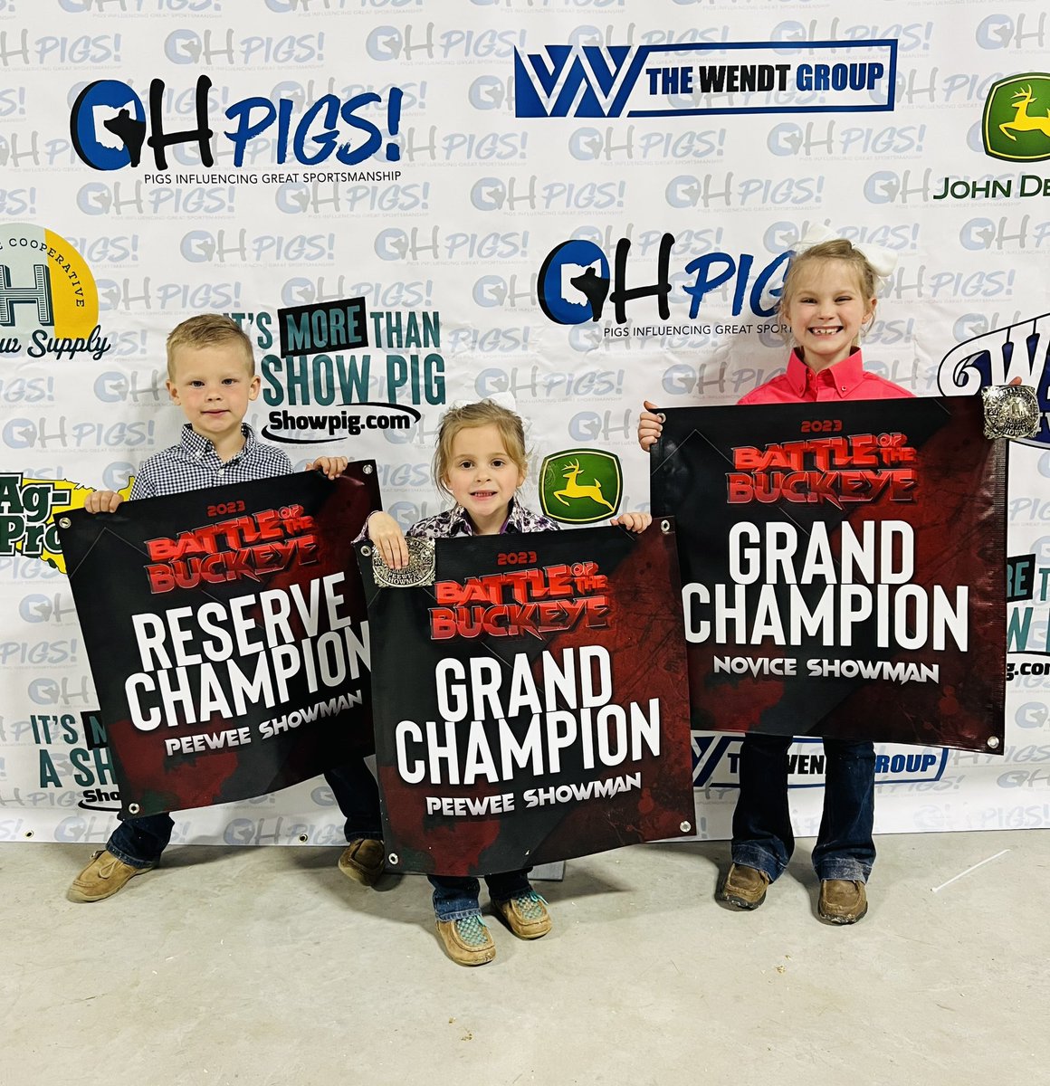 What a great kickoff weekend showing pigs! Champion Novice and Champion Pee Wee showmen! Even Great Grandma got in on the fun. Chloe won her first banner and belt buckle!! <a href="/NickElchinger/">Nick Elchinger</a> <a href="/ProPigFarmer/">Pat Albright</a>