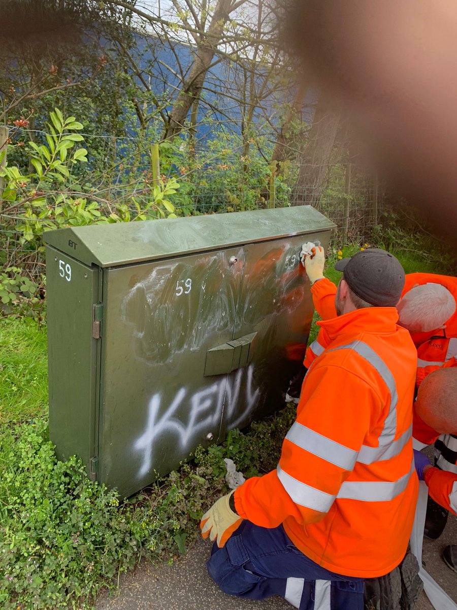 Clean_Leeds's tweet photo. Amazing response and great team work from the #Morley crew for getting this offensive #graffiti removed from the #telecom box opposite Bruntcliffe Cemetery #LS27 @James_A_Rogers @LeedsCC_News #teamleeds #ALAW https://t.co/u65aQvR9H6