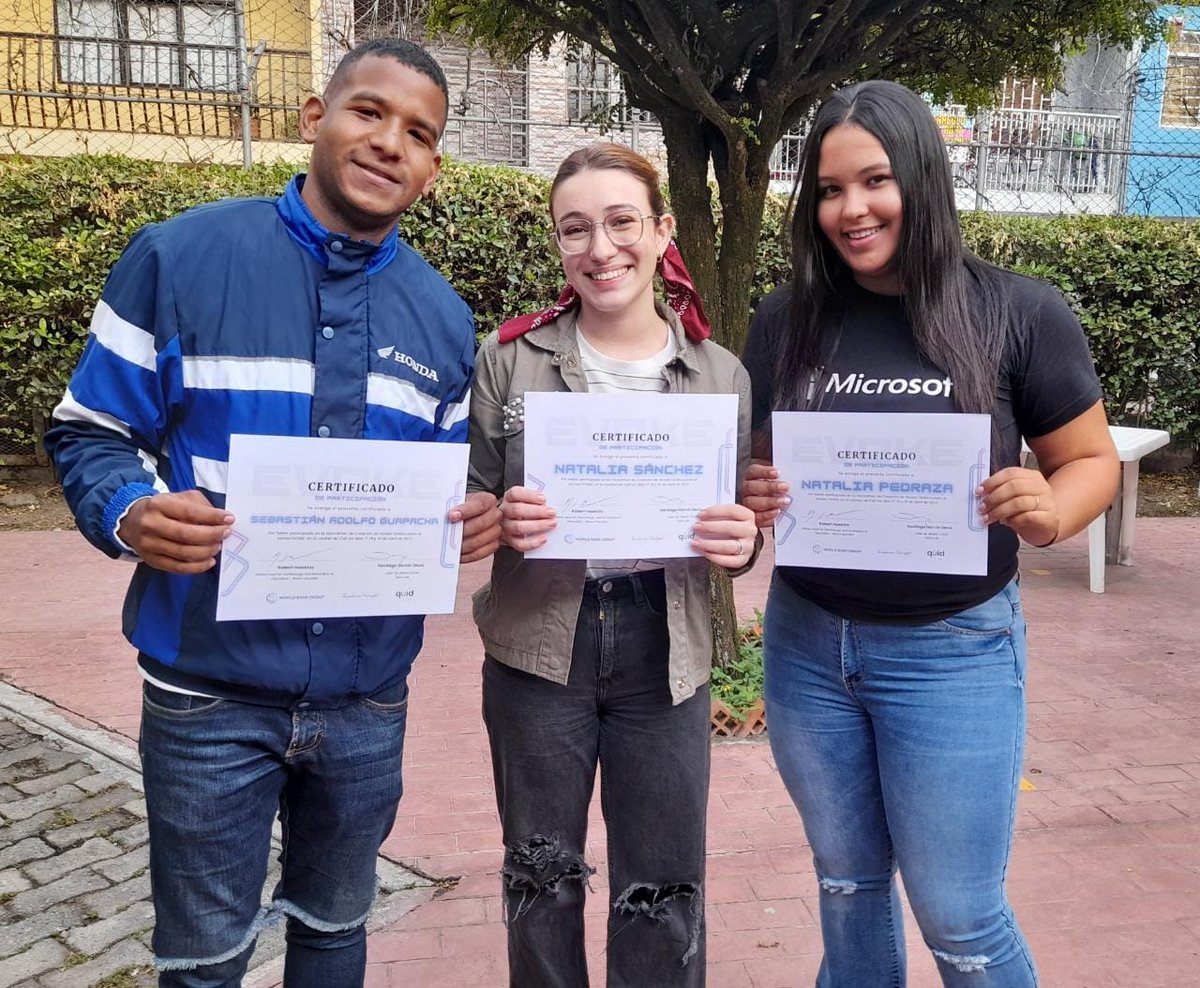 SaldarriagaConc's tweet photo. La semana pasada participamos en el #Hackathon de la Red de Innovación Educativa, liderada por el @BancoMundial y @quidlabcol. Esta edición contó con jóvenes con #Discapacidad de @endeporte_, quienes co-crearon una de las propuestas seleccionadas para la Red Evoke 2023. https://t.co/thxRTZ5p7e