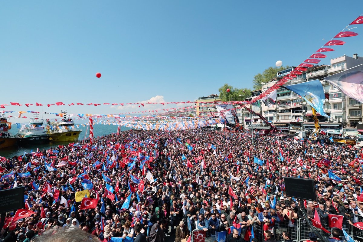 Bursa 14 Mayıs'ta destan yazacak destan!

Teşekkürler Bursa'm, teşekkürler Gemlik. ❤👏

#MilletinAdamıBursada #DoğruZamanDoğruAdam <a href="/RTErdogan/">Recep Tayyip Erdoğan</a>