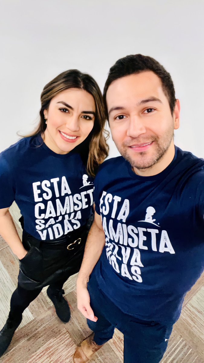 LaNueva995y1020's tweet photo. Comunícate con nosotros al estudio o enviando tu mensaje de texto al (402)898-1020 ¡Estamos al aire! En #LaMovidaMorningShow con @ritaenvivo y @oswellreza https://t.co/tGeKOh9zsg