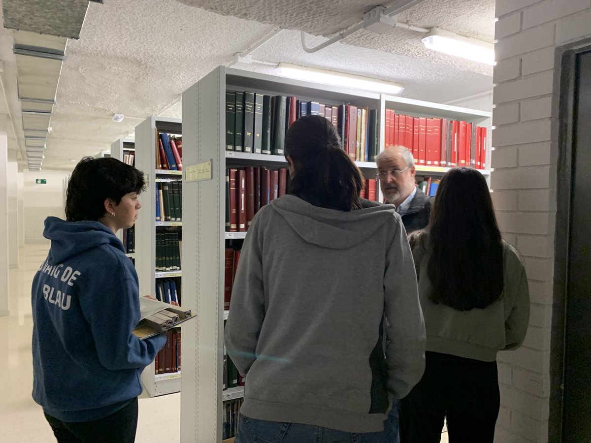 bchgUAB's tweet photo. Afortunadament, comptem amb persones expertes per prevenir la presència i el dany que causen aquests visitants.
Ara us explicarem una d'aquestes col·laboracions: la que tenim amb els estudiants de l'assignatura Gestió de Recursos Animals i Plagues, del Grau de Biologia Ambiental. https://t.co/xg1SnsXlsh