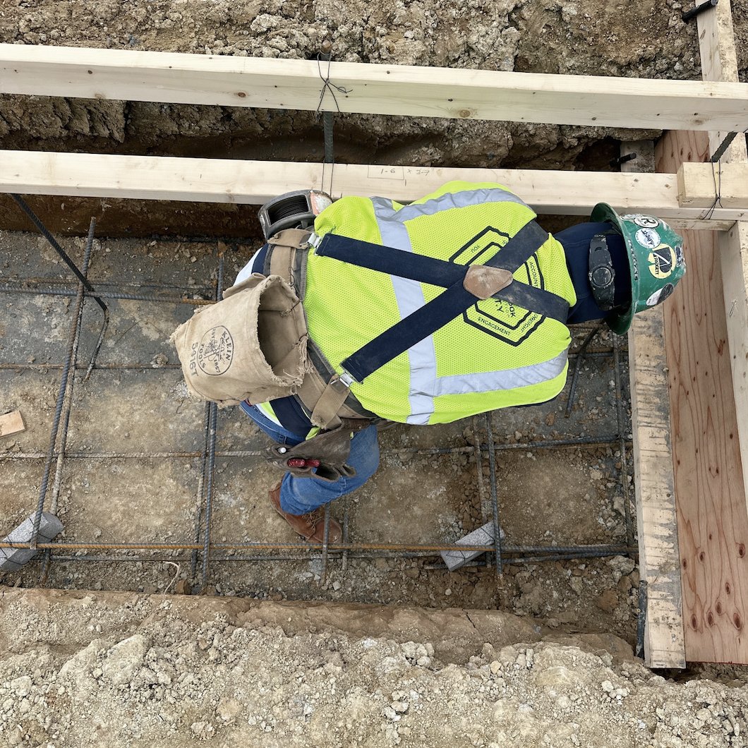 LisaRCarnell1's tweet image. LisaRCarnell1  Our highly skilled and properly trained construction professionals will always make your project a success. #ComplexConstruction #ConstructionTeam #In…