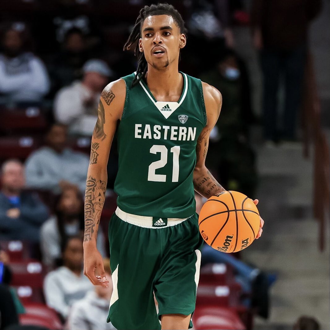 ShamsCharania's tweet image. Eastern Michigan sophomore Emoni Bates has entered the 2023 NBA Draft, Bates told @TheAthletic @Stadium. Bates, 19, was the top high school recruit, and played at University of Memphis in 2021-22 and EMU in 2022-23. He averaged 19.2 points at EMU.