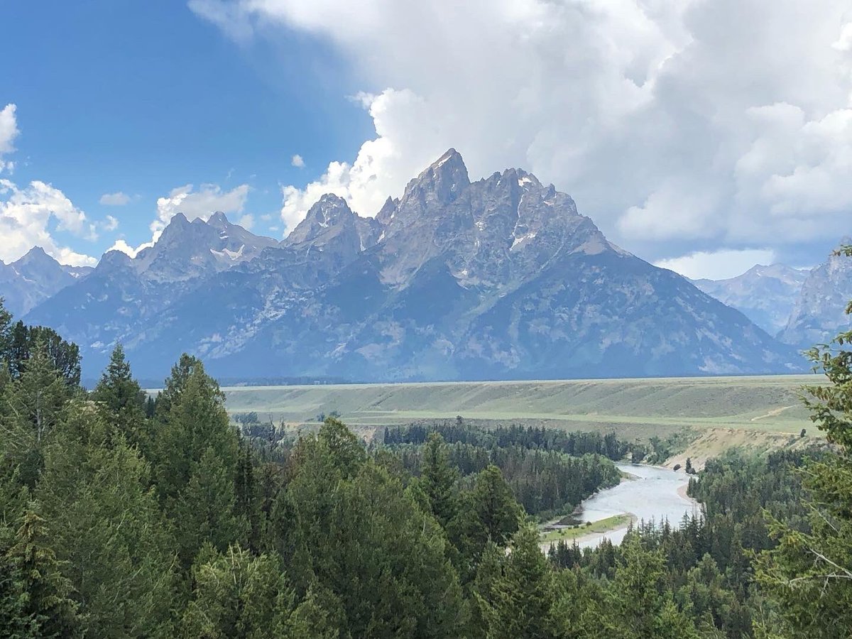 KScienceFest's tweet photo. Modern geology is centered on many key issues in society: mineral resources, natural hazards, climate change, energy sources, sustainability and the environment, and water resources. Learn what earth scientists do by stopping by their table on April 29th! @KStateGeology #2023KSF https://t.co/x50jNQO9bS