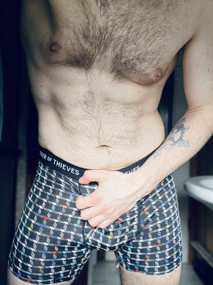 MrMuppetpants's tweet photo. You wake up to this next to you, what do you do? https://t.co/Q5h9QWpwXV