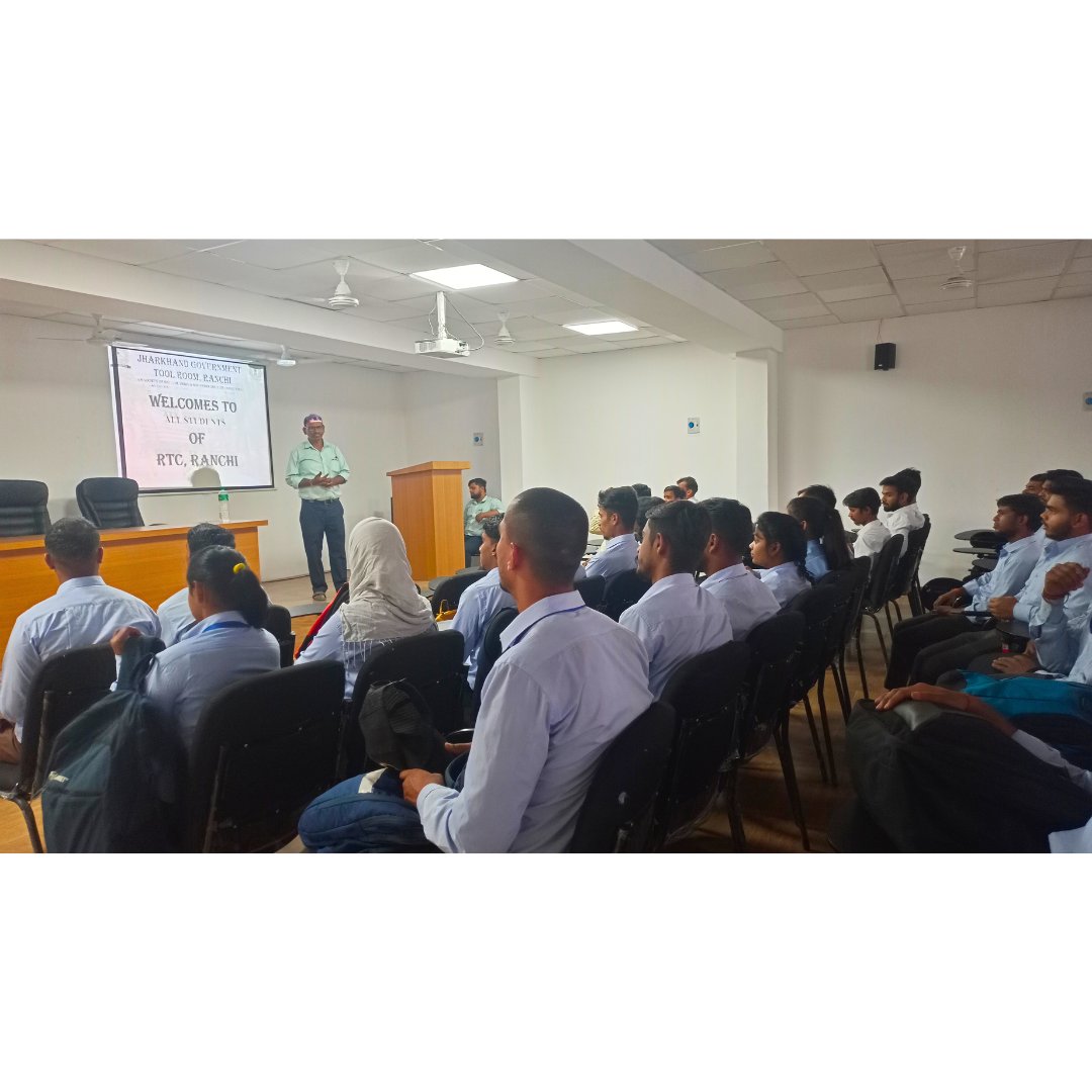 RTCITians's tweet photo. Jharkhad Govt. Tool Room Seminar! 
🌐: https://t.co/93INpLfAeH https://t.co/GNJJXUkwFx