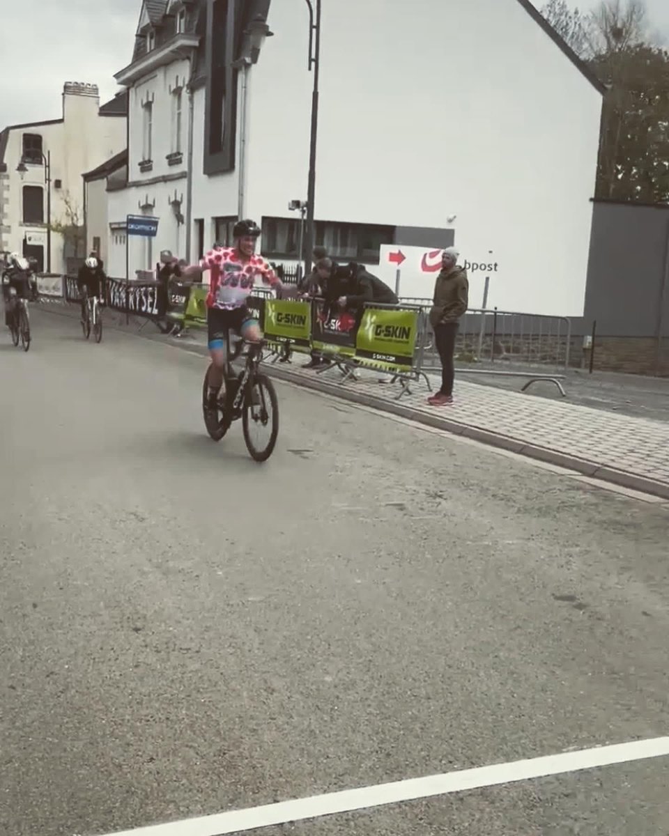 sharpready's tweet image. Formidabele prestatie van Vind renner @johnrossclauw in de #ardenchallenge John wint naast een rit, de groene en de bergtrui ook nog het algemeen klassement!
#fierecoach #congrats 🥳💪👊 #SharpReadyLifeStyleConcept