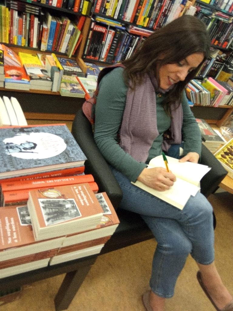 pezdeplata's tweet image. Y hasta aquí el #diadellibro2023. Dos días intensos de firmas, paradas y librerías. Ahora leed, malditos, los 363 días restantes del año.

#santjordi #santjordi2023 #devoralibros #pezdeplata