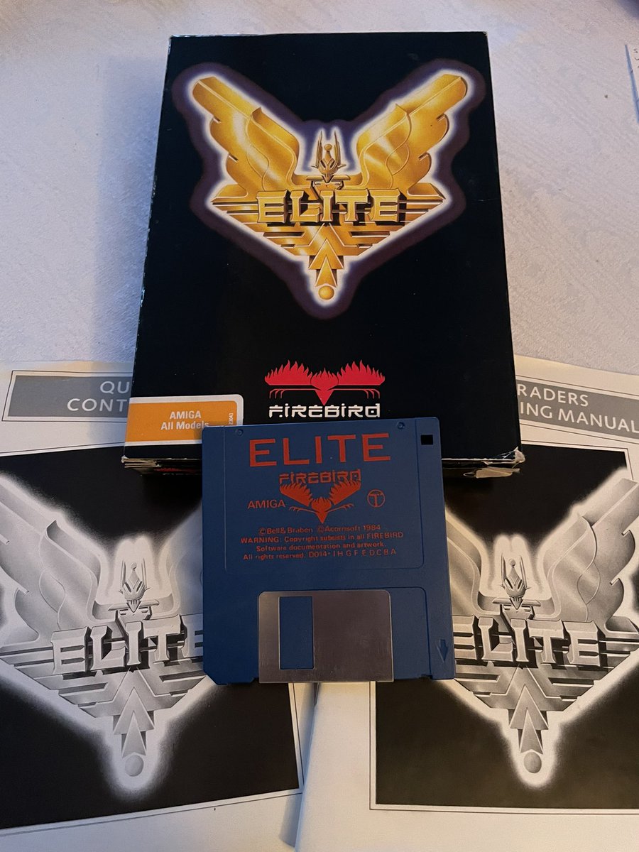 Zum #retromonday Elite,1984.
Das hat mich damals arg gefesselt und was war das eine Erleichterung, als man den endlich Andockcomputer hatte…