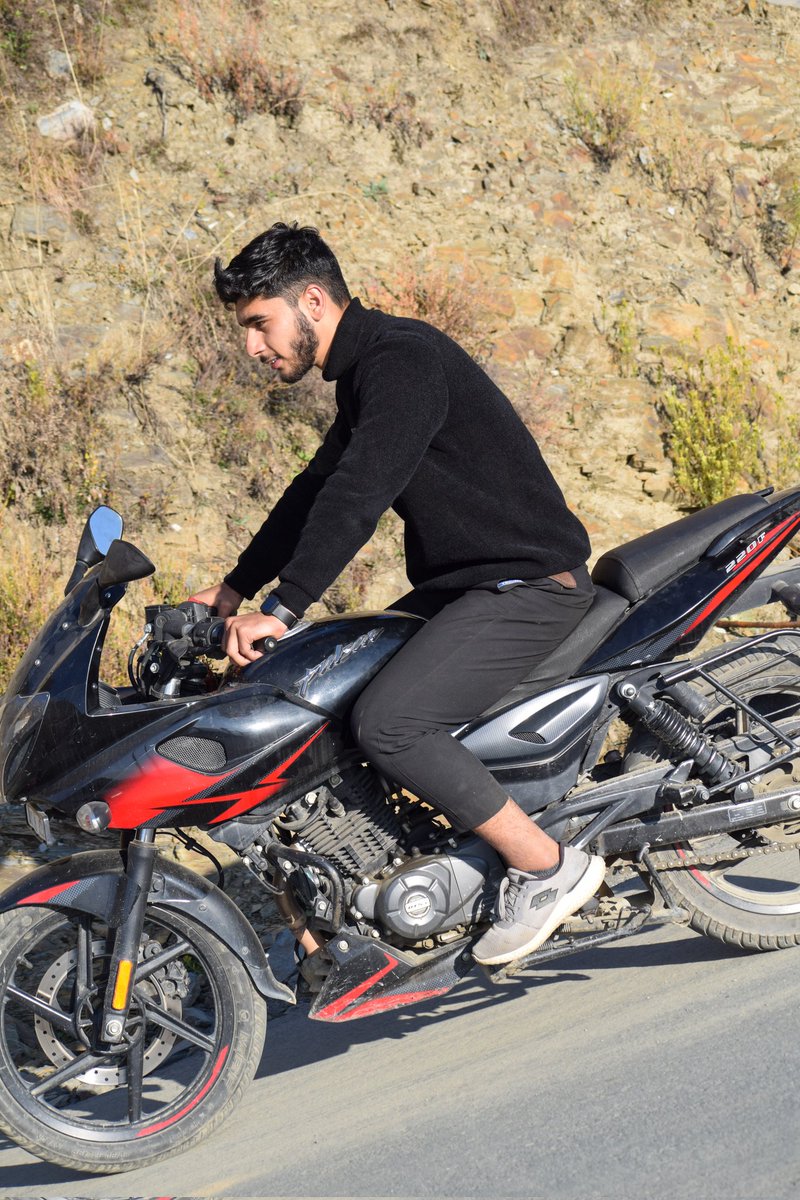 Aman_thakur4252's tweet image. #pulsar220f