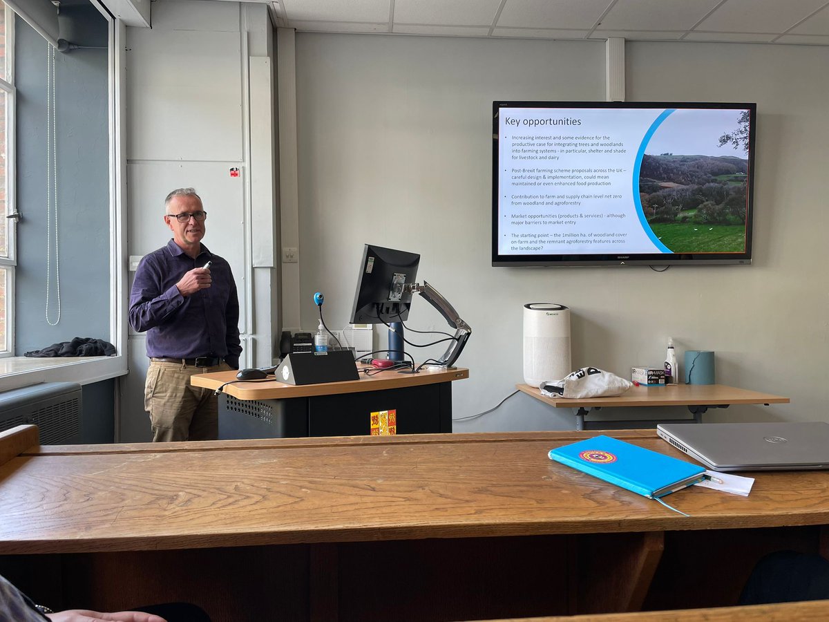 Big thanks to <a href="/clivethomas_SA/">Clive Thomas</a> for giving an excellent talk in our seminar series asking "What's the future for trees on farms?". Fantastic preamble for <a href="/TheICF/">Institute of Chartered Foresters</a> #FarmingAndForestry conference tomorrow!