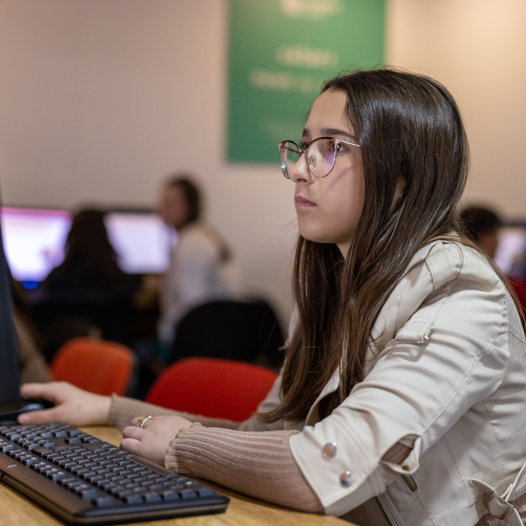 gitkosovo's tweet image. 🌟🚀 jCoders si sot, cdo ditë në vijim deri me datë 27.04, në po të njejtën kohë, do të organizoj &apos;Një orë kodimi&apos; me nënës të fshtrave të Prishtinës.

Ky aktivitet organizohet për nxënësit e këtyre shkollave, të moshave 7-18, të cilët shprehin interesim në fushën e teknologjisë.