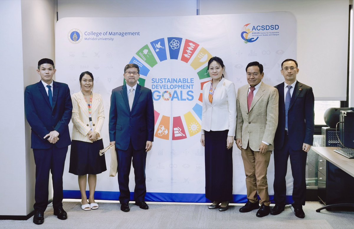 China &amp; Thailand are both leaders in sustainable development. The visit to ASEAN Center for Sustainable Development Studies and Dialogue was impressive. I look forward to exploring  cooperation w/ ACSDSD in the future &amp;jointly contributing to Sustainable Development Agenda 2030.