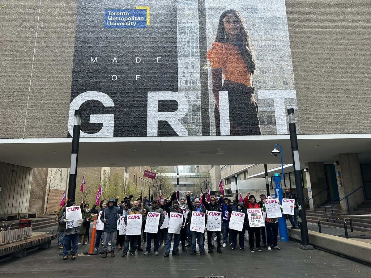 CUPE 233 members are made of grit. @TorontoMet Administration is not. 🏈