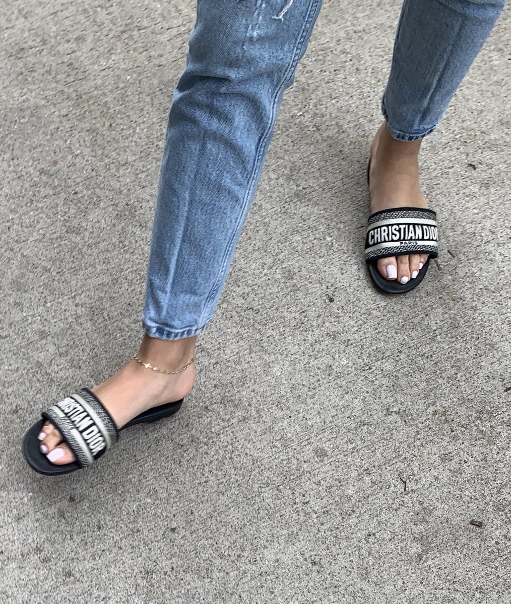 WorldofToes's tweet photo. Christian Dior sandals https://t.co/JX1q6eYry4