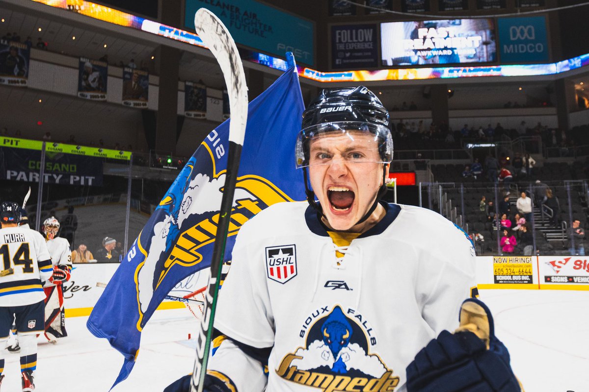 Thank you sioux falls for the best year of my life! I can’t thank every one around the organization, my billets and my teammates enough. I’ve enjoyed every second with all of you! And to the fans, You guys are amazing! Best fans in the world I love you guys❤️