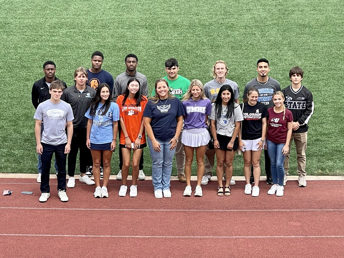 coach_granville's tweet image. To all scholarship athletes of @ClearCreekISD congratulations! 

Class of 2023, we will miss you. Go make us all proud like we know you will.