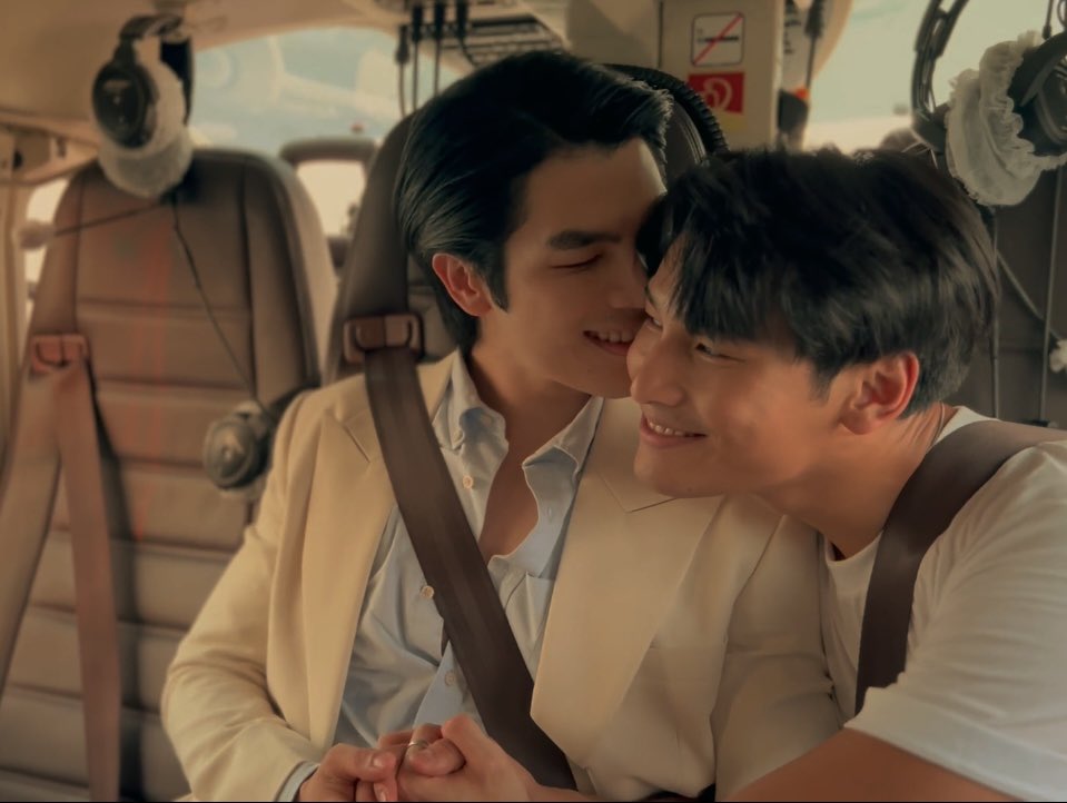 apospmee's tweet photo. kinn smiling into kisses
— a thread https://t.co/Wj7Oa5p9AT