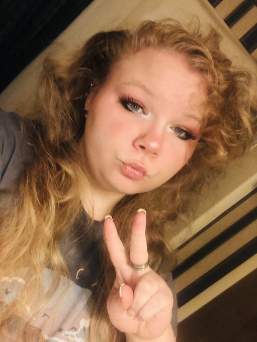 Got a stomach bug but gotta do content cause the bills won&rsquo;t pay themselves 🤢😁🥰 https://t.co/igy4hCg<a href="/tag/newprofilepic"class="tags"><span>#newprofilepic</span></a>