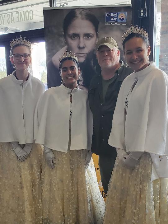 Check out Mike Goodell, Donor Relations Officer at United Way of Pierce County, hanging out with the Daffodil Princesses at the 28th annual #SumnerCommunitySummit! They had a blast on Tuesday April 18th, spreading awareness for a great cause. #UnitedWay #PierceCounty