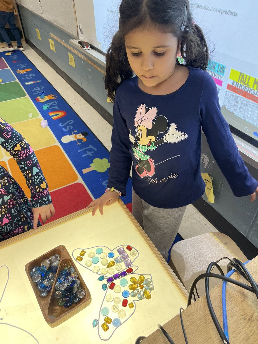 Mrs. M and Mrs. Hooper's Class tweet media