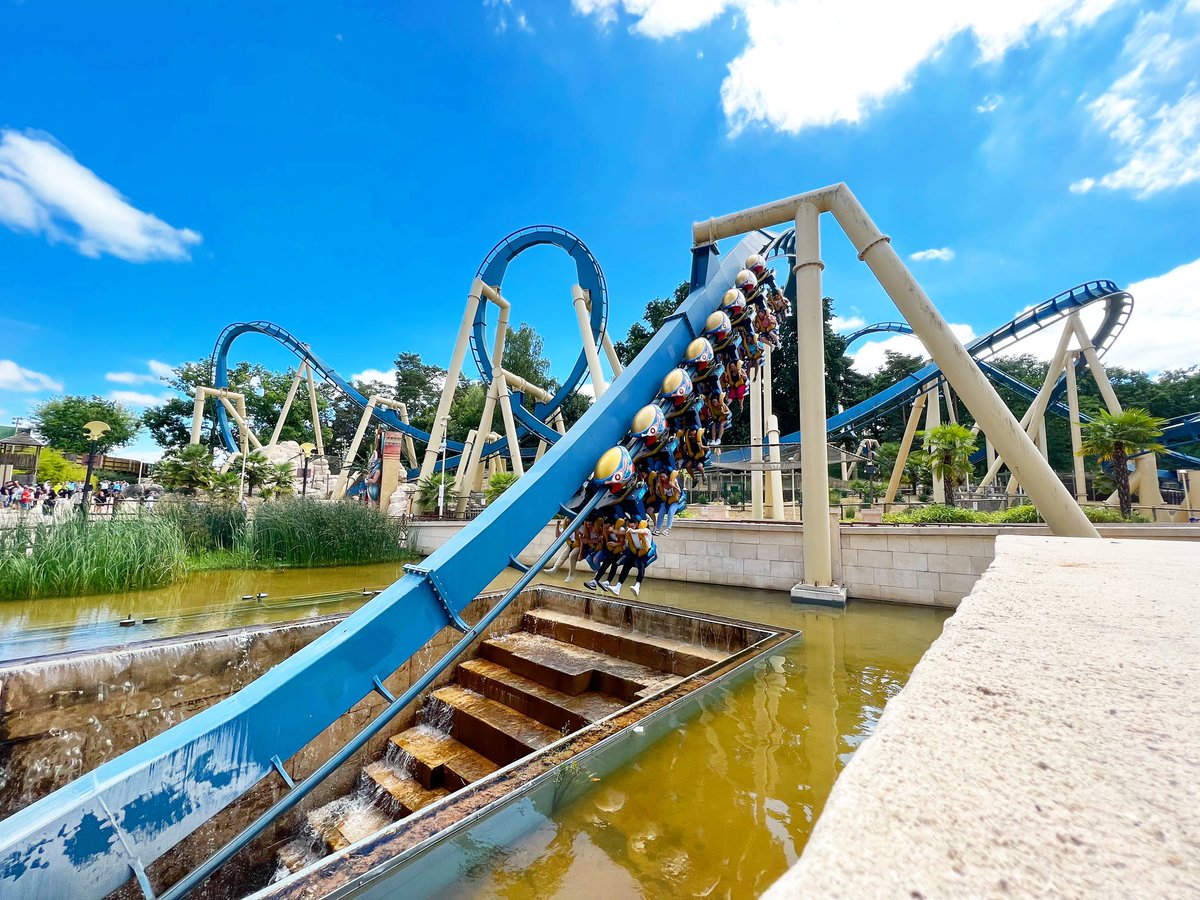 OzIris, installez-vous les pieds dans le vide pour vivre une expérience décoiffante ! 🎢🤩

En vidéo: youtu.be/gRV5jsTbeac