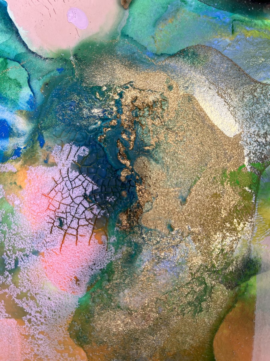 InksOnPaper's tweet image. The cracks are beginning to show.