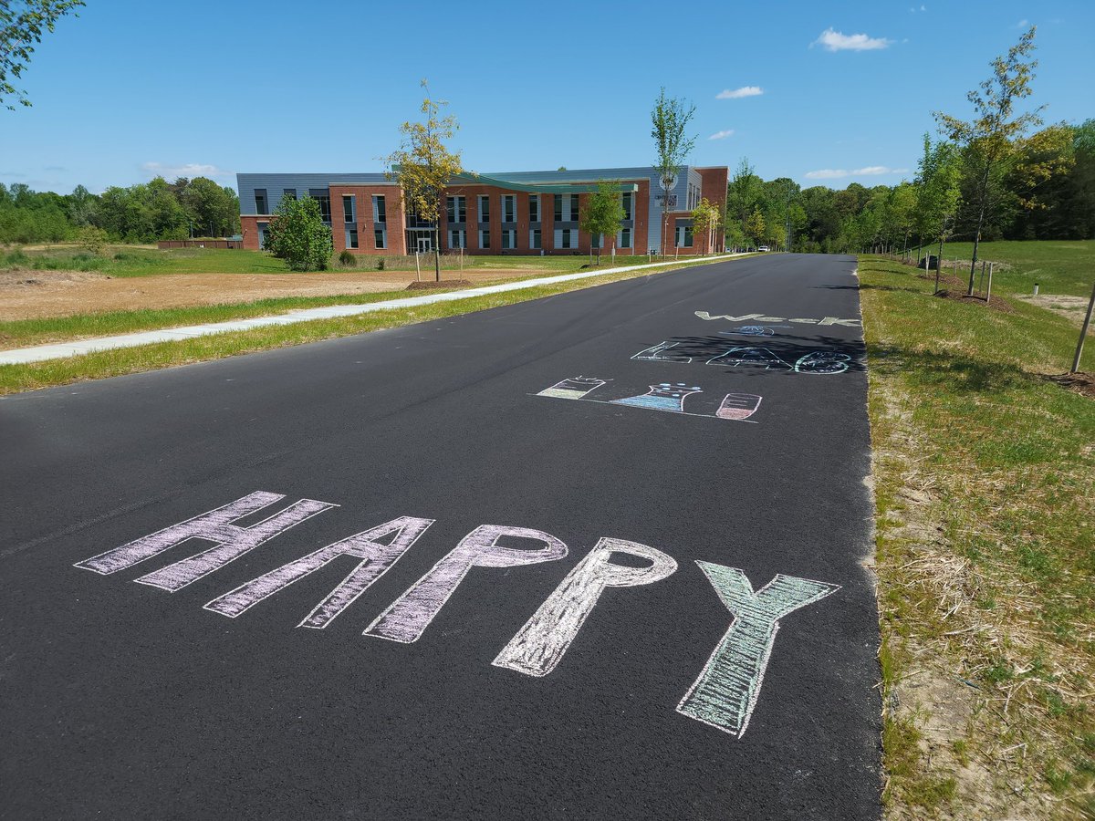 MedicalLabLadyG's tweet image. Join @CSMHawks #MedicalLab students 🧑‍🔬👩‍🔬 in cell-ebrating 🥳 #LabWeek2023 💉🔬🧬🩸🧪🧫🥼

@CSMHeadlines @ASCLS @ASCP_Chicago @SMCPS_MD @calvertnet @CTECharles @pgcps @MedStarHealth @CalvertHealth_