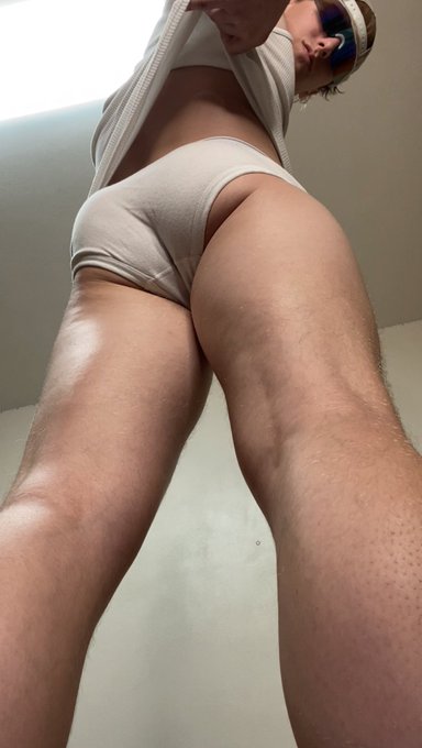 Are you into 🍆 or into 🍑? https://t.co/Bgh6X8qWQq