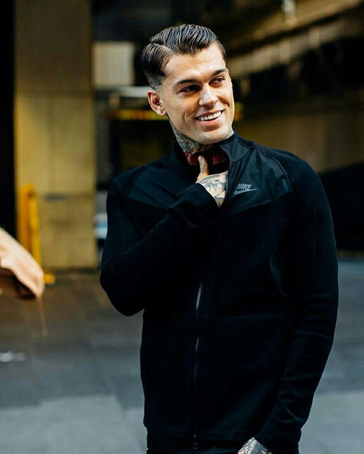 SweetButPsychox's tweet photo. Seeing you smile like this makes me happy.. I know that our relationship is new but honestly I’m so damn lucky to be able to call you mine @KoaKahale. I honestly didn’t think I’d be this happy. 

#MCM &amp; #MCE will always be yours. I promise to always show you how much you mean — https://t.co/KlSIFbvZVQ