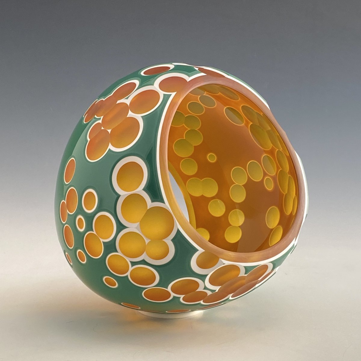 beverly_show's tweet photo. Come by space 232 to see Nick Leonoff's blown glass creations.
https://t.co/qZ86jxeDqa
#bhartshowartist
#communitylifebh https://t.co/bIPsC4sFDm