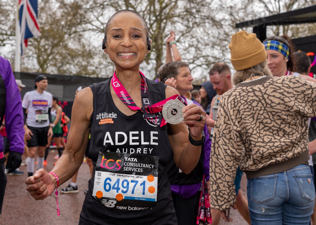 A shoutout to @AdeleRoberts who became the fastest woman in history to complete @LondonMarathon with a stoma bag, clocking 3:30:22 🙌 She started using a stoma bag in 2021 after surgery for stage two bowel cancer 🙏 Given the all-clear, she continues to raise awareness 💥