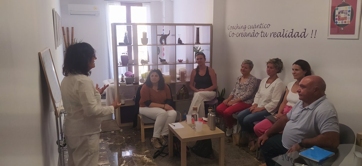 dondeberta's tweet image. Para ser felices en este tránsito de la vida. Enhorabuena a las 12 personas que han comenzado este Ciclo con “La configuración energética de nuestro cuerpo”