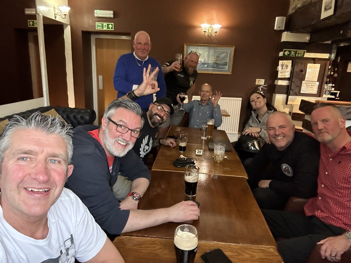 XJRT1964's tweet image. Showered and in the bar ready for food 🤩 #highlandloop #jointheride