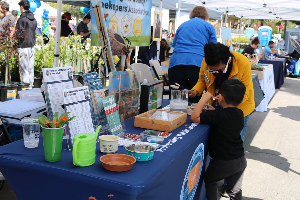 GLAmosquito's tweet photo. #WeekendRecap Thank you to the City of Paramount and @SanDistricts for inviting us to participate in their Eco-Friendly Fair and Earth Day Celebration events! We enjoyed speaking with residents and sharing tips on how they can get ahead of the #mosquito season. #TipNToss https://t.co/KIr86rKwLw