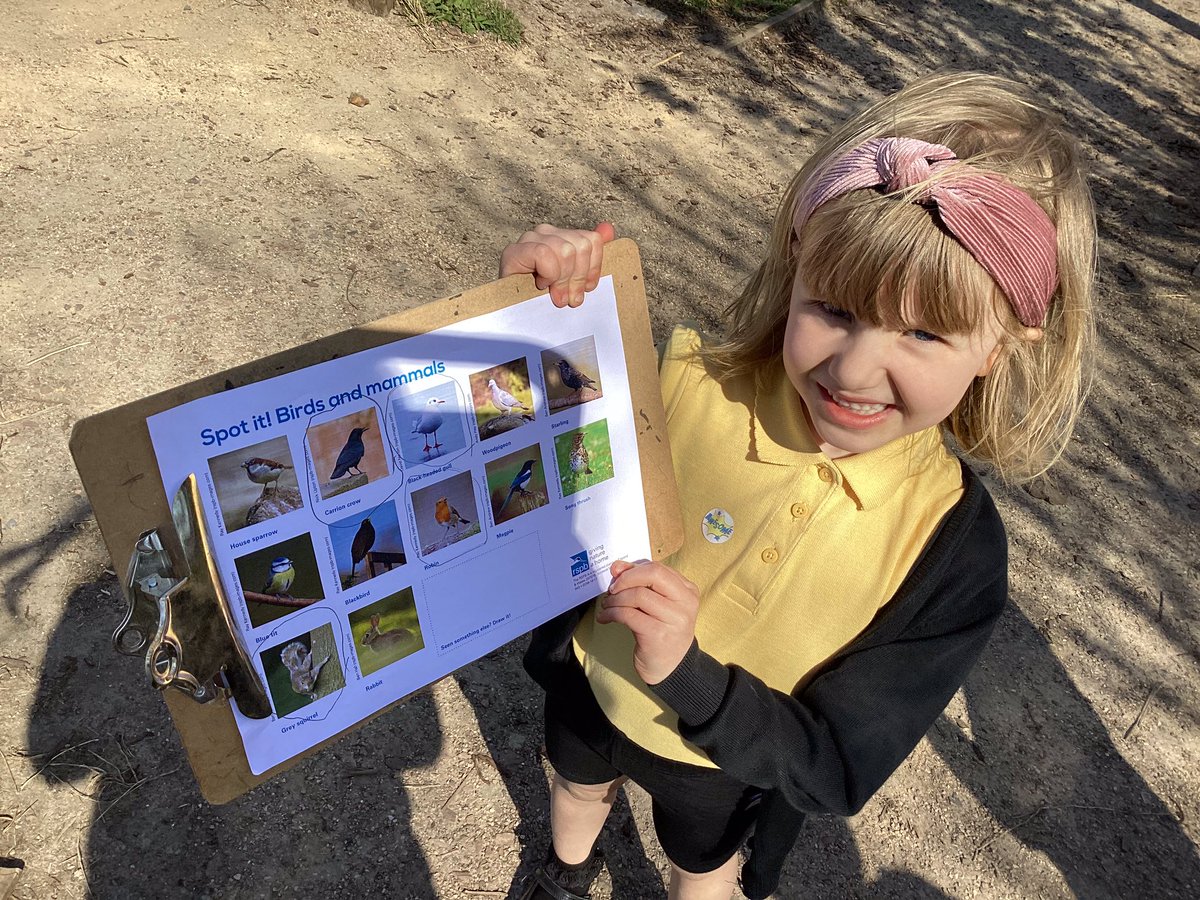 neilston_madras's tweet image. Friday was a super day for a spot of bird watching In Primary 1. The children used identification sheets to help them spot different types of birds in our school grounds. Great job, P1! #RSPBWildChallenge 🦜🪶🕊