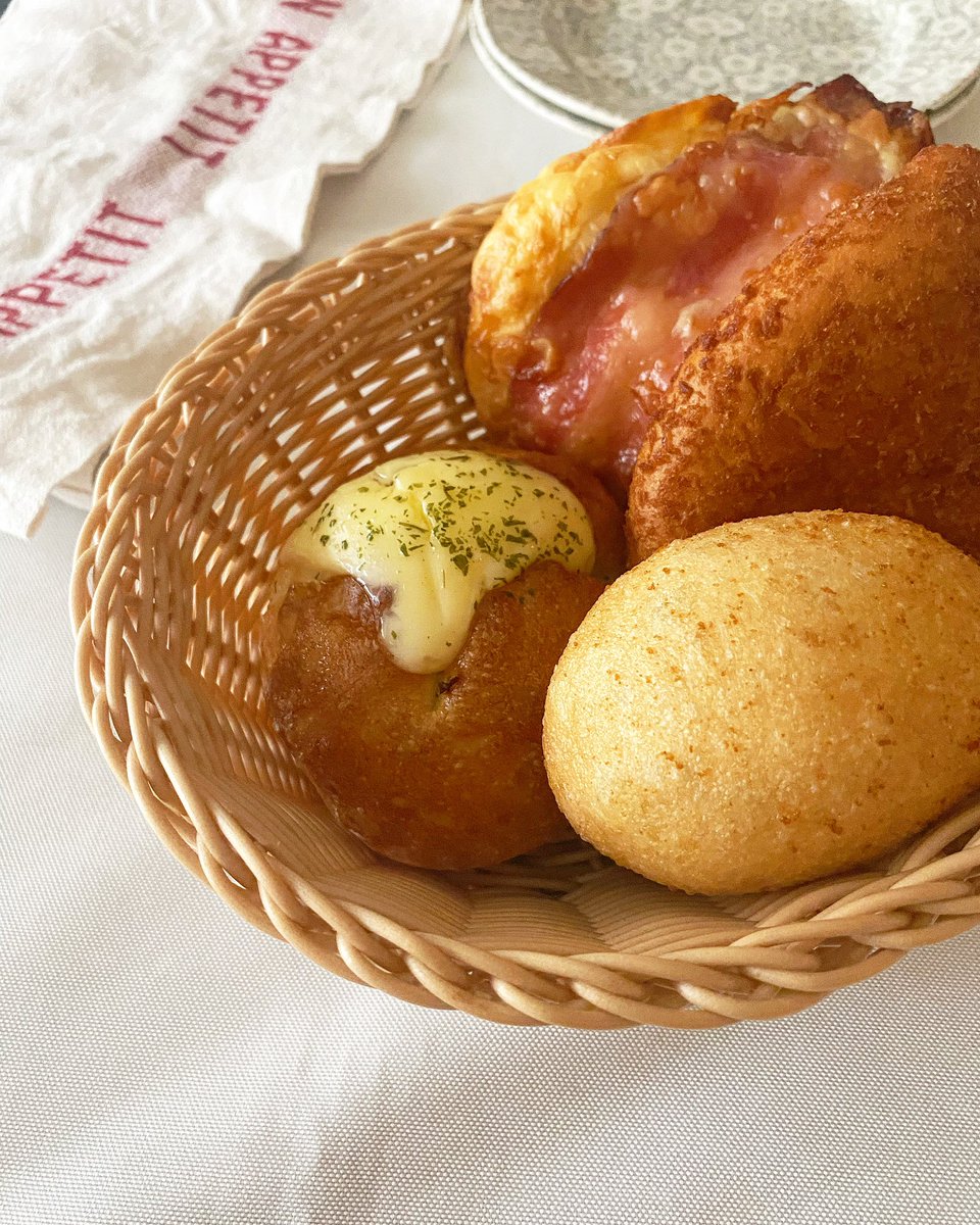 浅野屋でパンを爆買いして、朝ごはん🥐☕️
幸せすぎるね🥹🇫🇷
#朝ごはん #おうちごはん