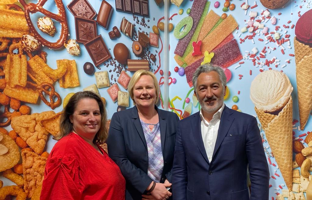 CAOBISCO President <a href="/AldoCristiano21/">Aldo Cristiano</a>, Vice-President <a href="/barbarablohber2/">barbara blohberger</a> &amp; Director-General @murielkorter gather at the the world's leading trade fair #ISM to exchange on sustainability, new nutritional trends and product innovations of the sector's.

#confectionery #ismcologne