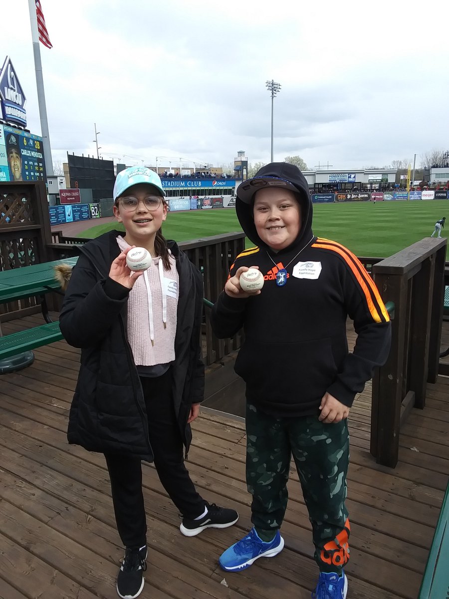 Flexpost_Inc's tweet photo. @Flexpost_Inc was proud to sponsor the Family Hope Foundation's Family Day at the West Michigan Whitecaps, which took place on 4/23/23 at the LMCU Ballpark. The event was a fun-filled day for families, with 120 free tickets reserved for attendees.
#flexpost #familyhopefoundation https://t.co/eHPItre71h