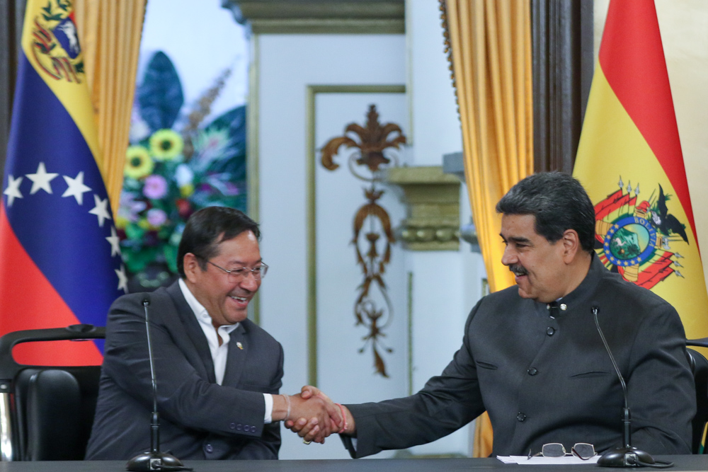 #NotiMippCI 📰🗞 Desarrollo petrolero, gasífero y petroquímico son un eje de las alianzas entre Bolivia y Venezuela. Lea más ⏩ bit.ly/3V0sJWp
#ALBAEsNuestramerica