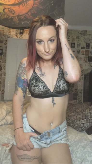 Check out this sweet little Hotwife ALSO named Hazel (can you imagine having TWO of us? 😈) that loves