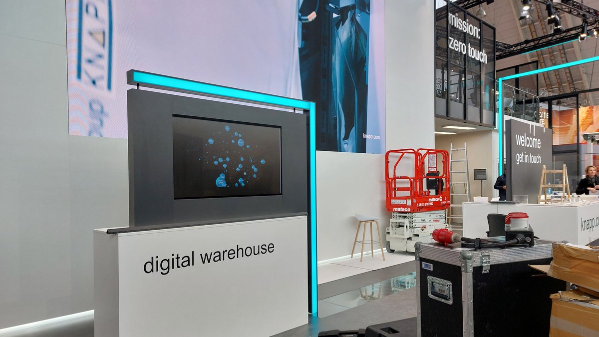 KNAPP_AG_de's tweet photo. KNAPP booth loading... We are in the starting blocks for LogiMAT 2023 in Stuttgart!
Take a look! You will find us in hall 3, booth B03 &amp; B01.

#weareknapp #valuechaintechpartner #passion4logistics #makingcomplexitysimple #logimat #knappatlogimat #missionzerotouch https://t.co/a1YyYrva13