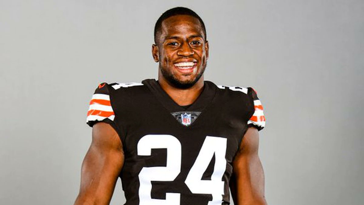 Let's kick NFL draft week off with good vibes! I'm giving away a Nick Chubb jersey! Retweet this post to enter! (I ask that you follow me to win.) Winner picked Sunday! Good luck! GO BROWNS!