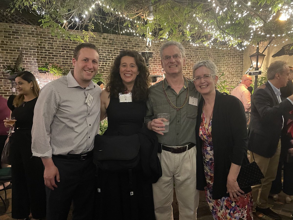 Catching up with friends and colleagues at our alumni reception last night! #ARVO2023