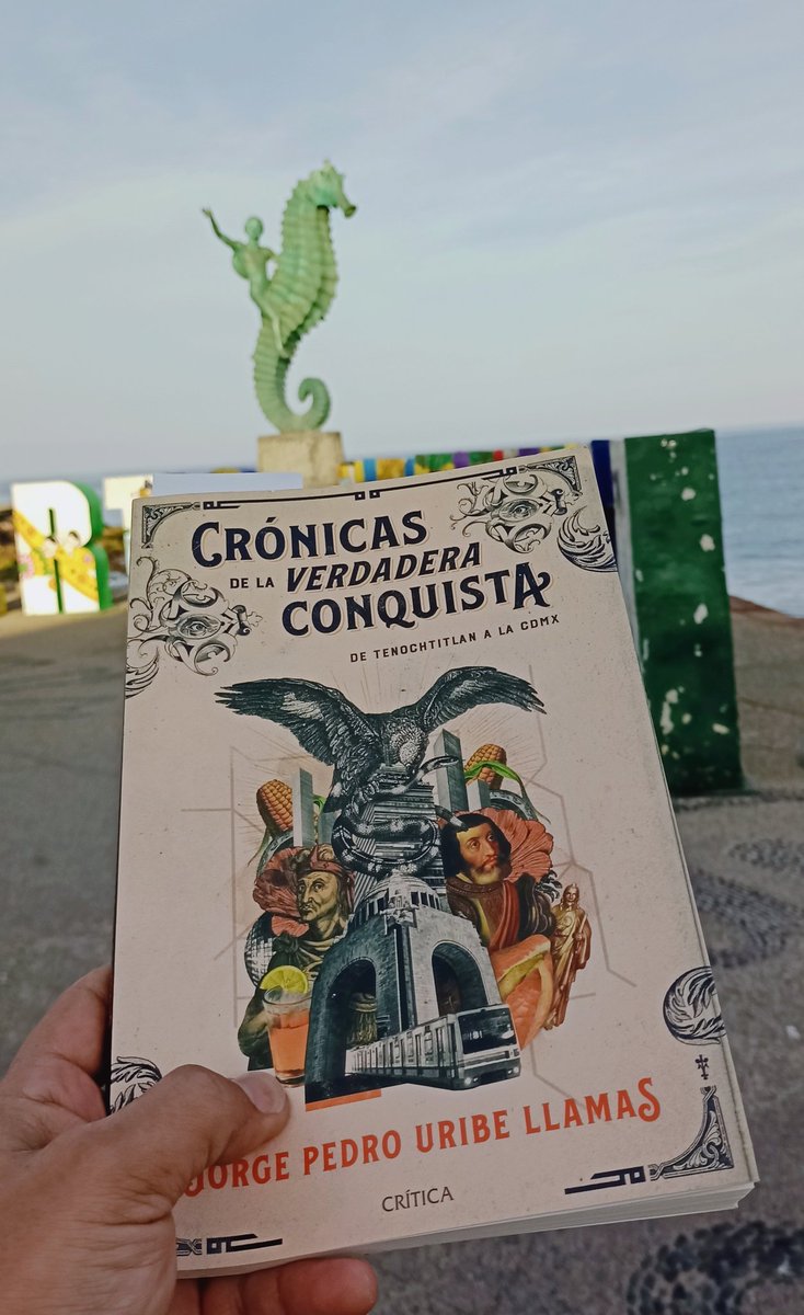 moihmx's tweet photo. 🧭⚓🌴 La nao de "La Crónica Mixtape"📙, comandada por @jorgepedro, llegó a las playas del puerto de Vallarta, en la Bahía de Banderas. Ambiciosa expedición de la verdadera conquista, entre el pasado y el presente, cómo un vaivén de olas. https://t.co/b98NPqMxiV