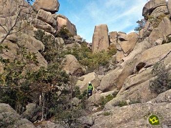 4 Rutas de senderismo a las afueras de Madrid ow.ly/SYBy50NQqoH Mucho para disfrutar de la naturaleza y el senderismo!!!