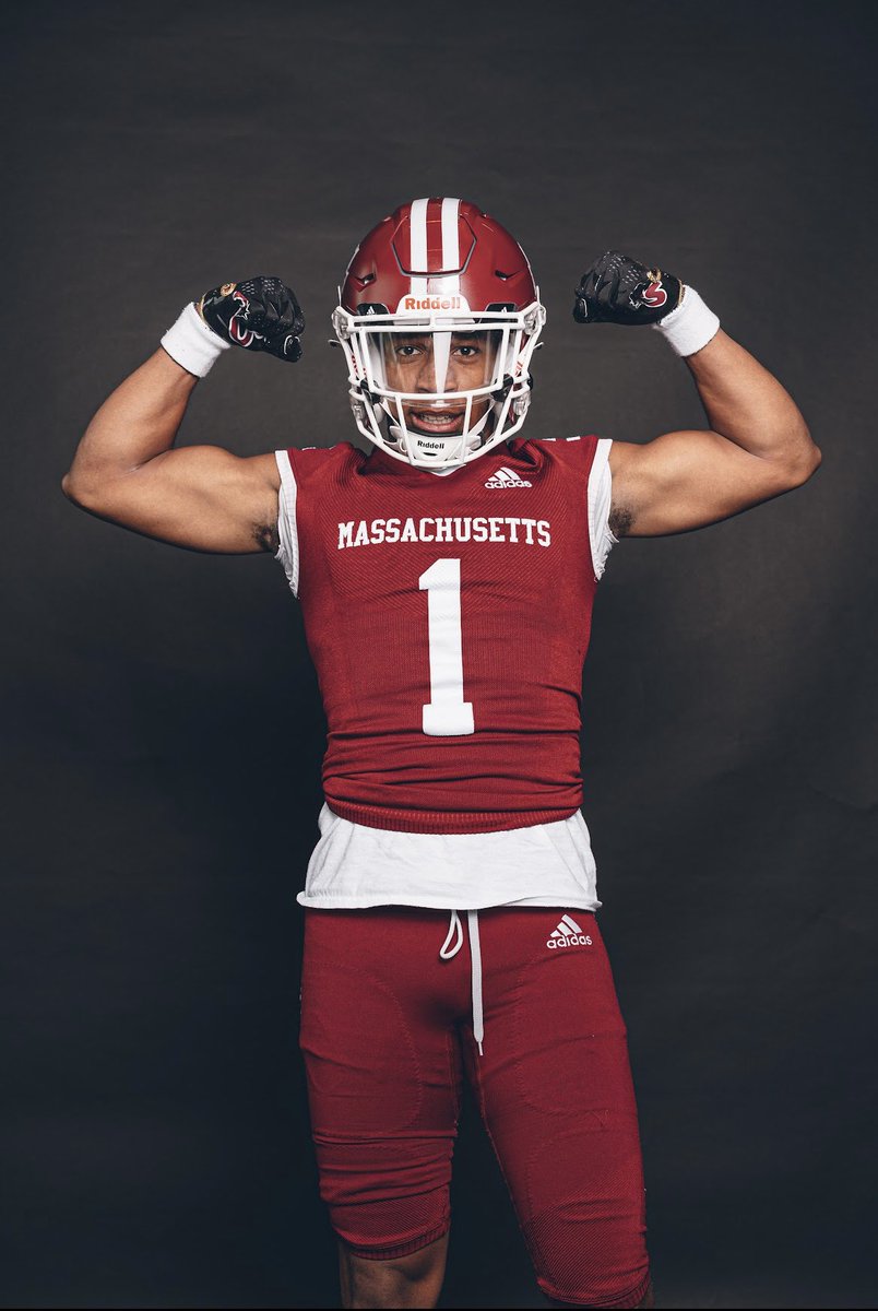 Dev1ne_Johnson's tweet photo. I had a great time at Umass this weekend thank you to all of the Coaches for having me down! @CoachRoPo @JuiceWa45 @ValdamarTBrower @FBCoachDBrown @JPAPGFB @bliss_zen @RivalsFriedman @RivalsRichie @RivalsCorey @On3Recruits @BrianDohn247 https://t.co/vC2jKVKDFL