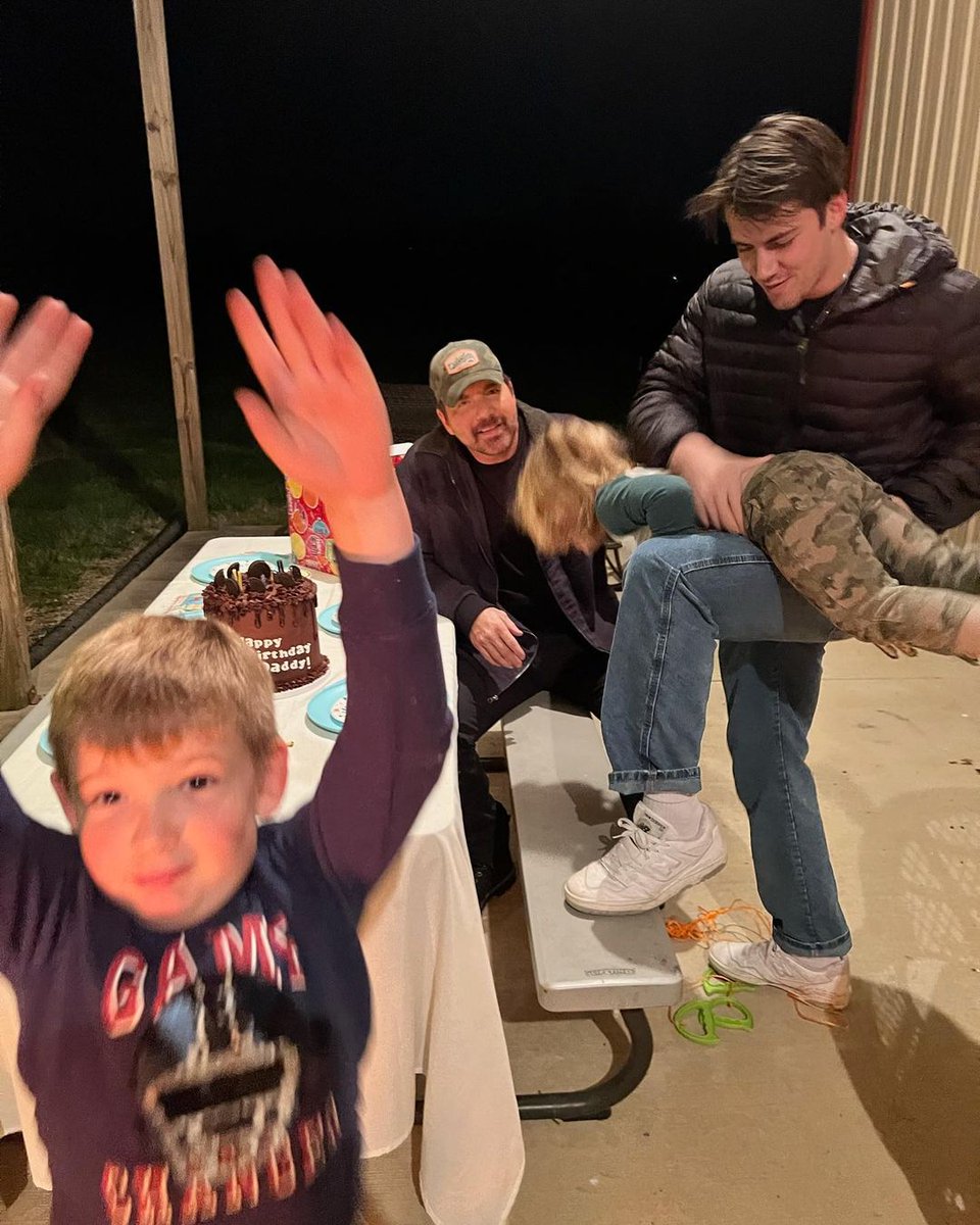 Rod + Rose tweet media