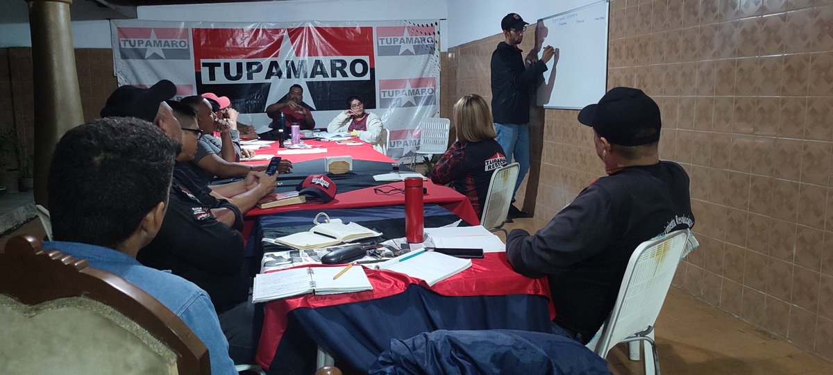 MIRACojedes's tweet photo. #24Abril   "Al imperio no hay que subestimarlo, pero tampoco hay que temerle. Quien pretenda llevar adelante un proyecto de transformación, inevitablemente chocará con el imperio norteamericano" Chávez
#ComunaYProduccion
#ALBAEsNuestraAmerica
@BloqLlanero_MRT https://t.co/UT7Sl9bUE9